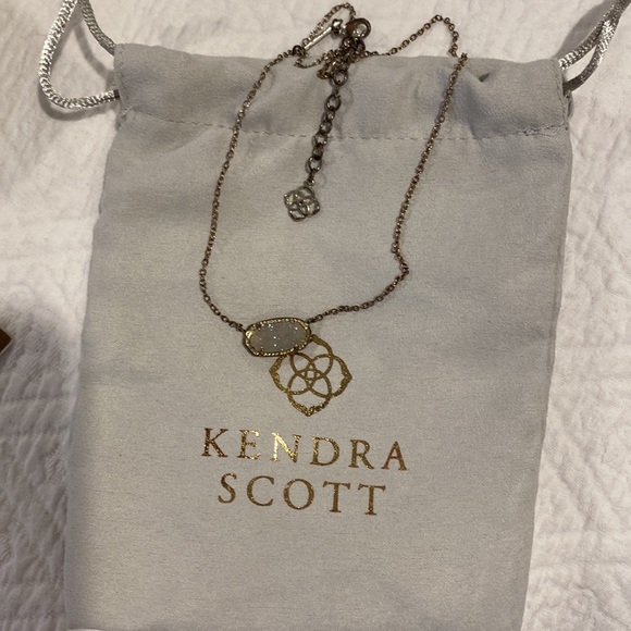 KENDRA SCOTT DRUSY PENDANT NECKLACE IN IRIDESCENT - Picture 9 of 10